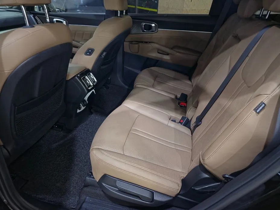 Kia Sorento — фото 5