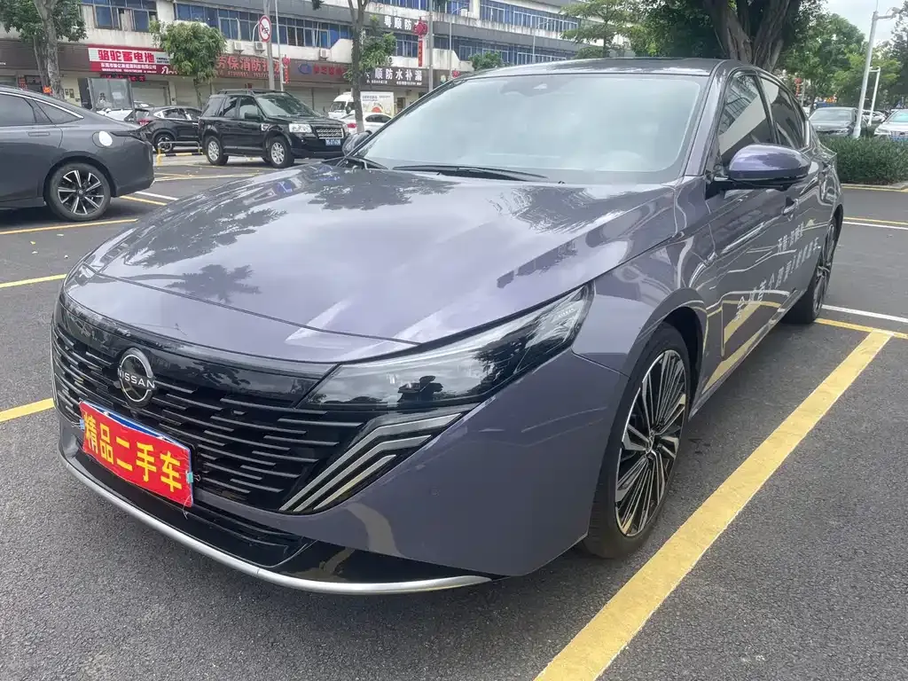 Nissan Teana — фото 1