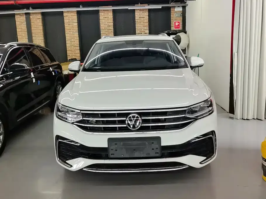 Volkswagen Tiguan L — фото 5
