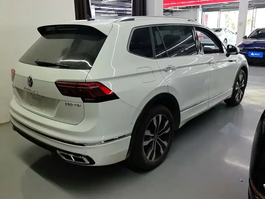 Volkswagen Tiguan L — фото 6
