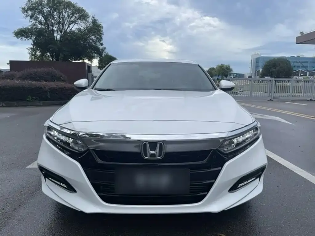 Honda Accord — фото 10