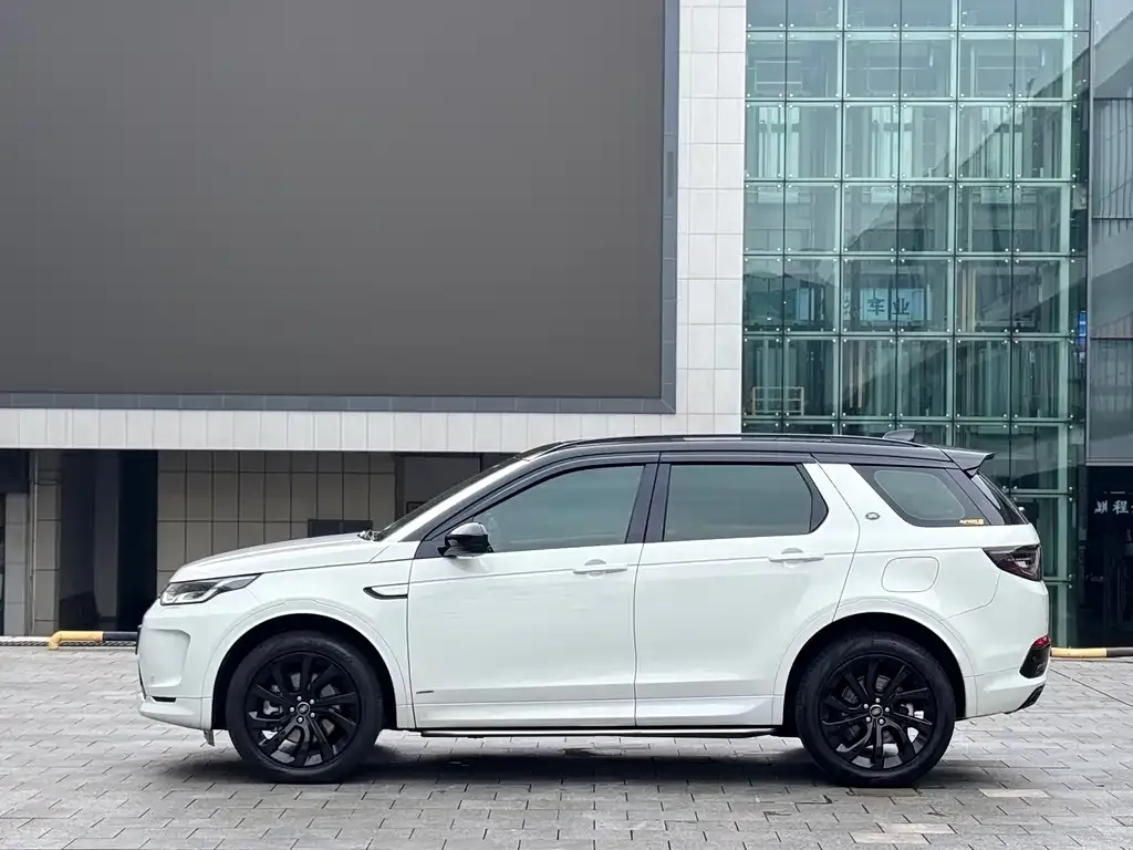 Land Rover Discovery Sport Hybrid — фото 8