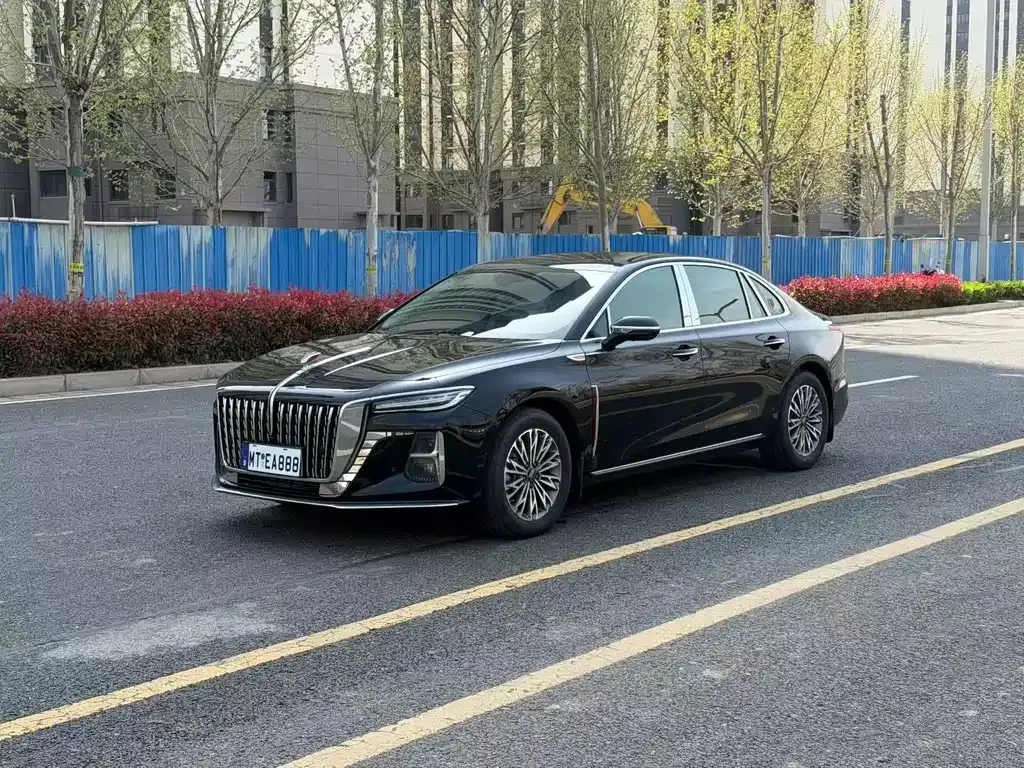 Hongqi H5 — фото 1