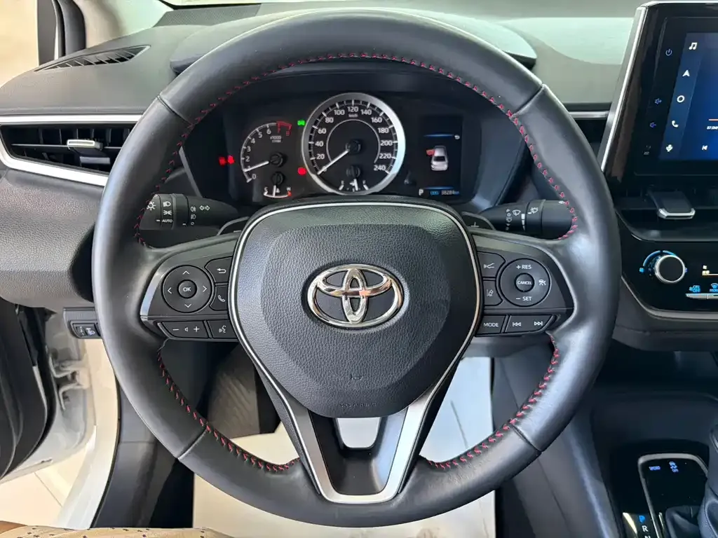 Toyota Corolla — фото 3