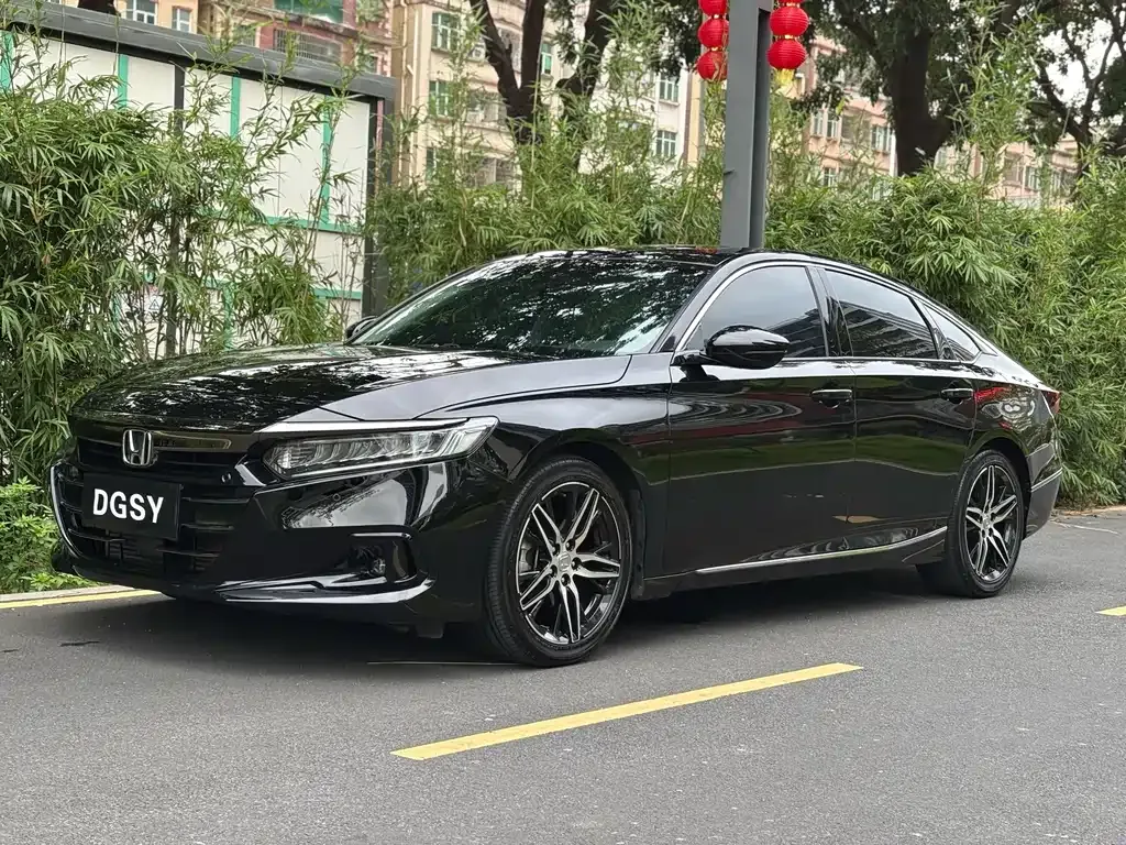 Honda Accord — фото 1