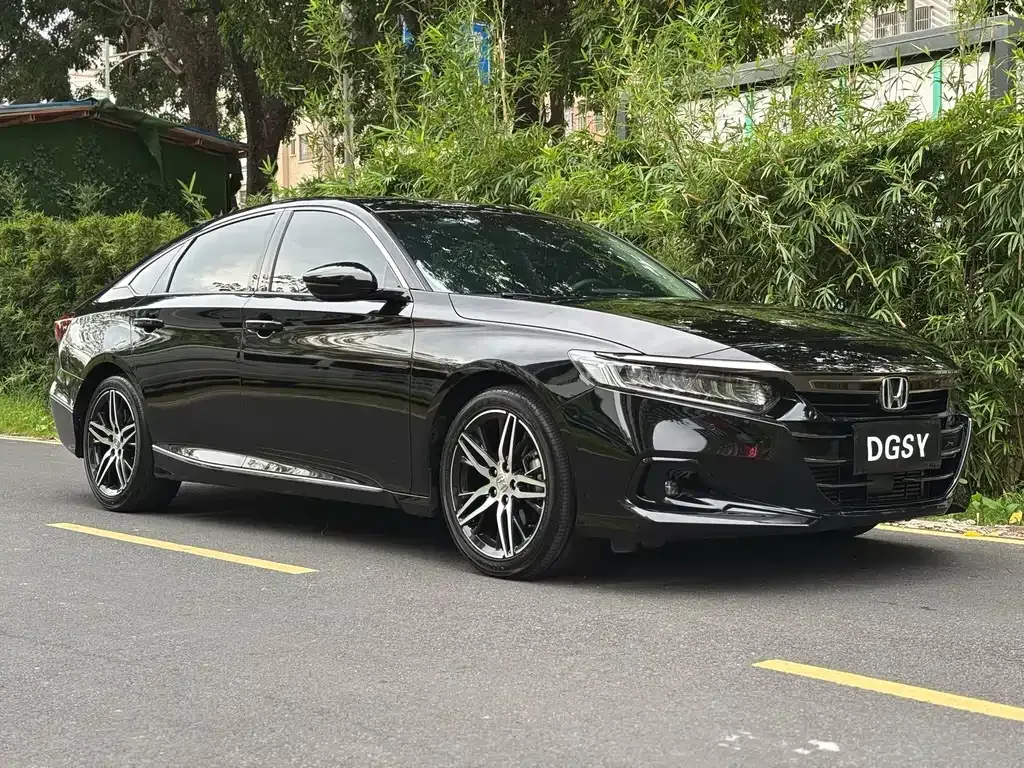 Honda Accord — фото 10