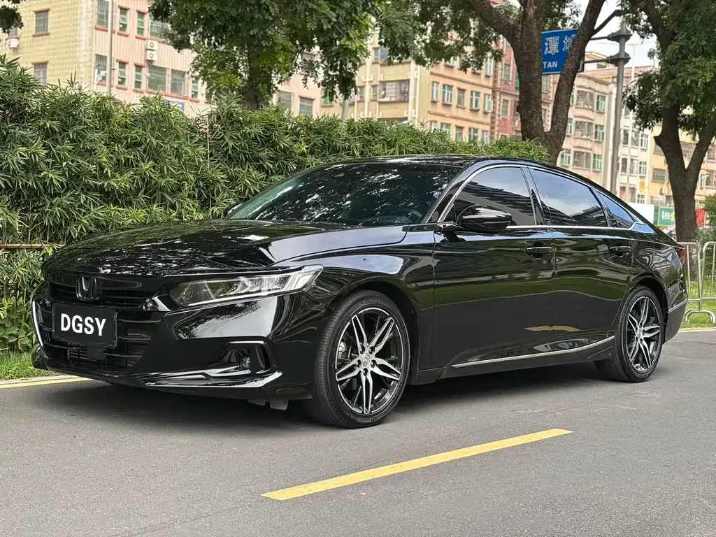 Honda Accord — фото 1