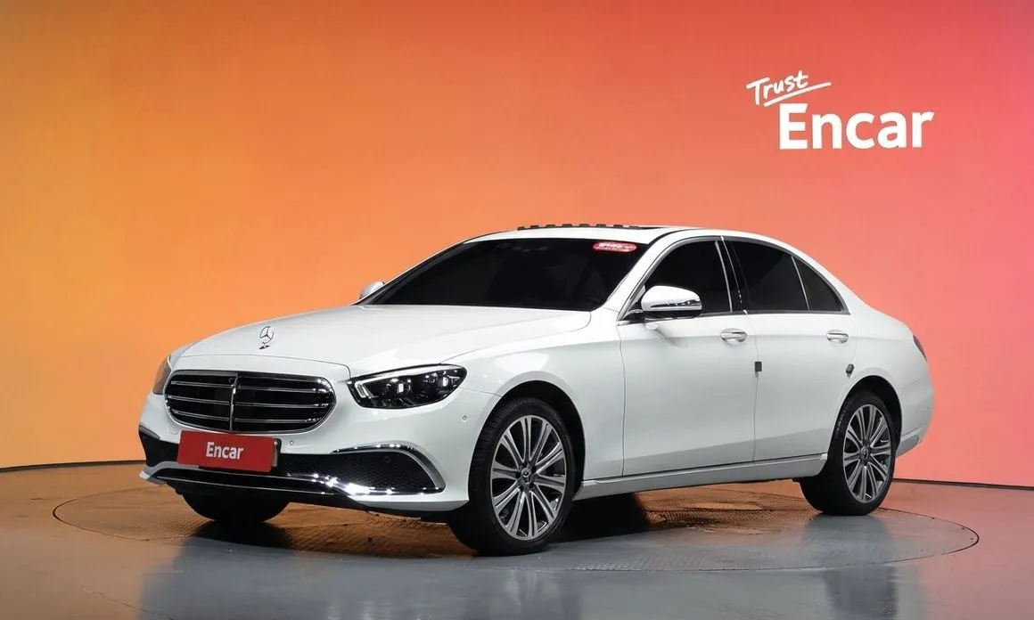 Mercedes-Benz E-Class — фото 1
