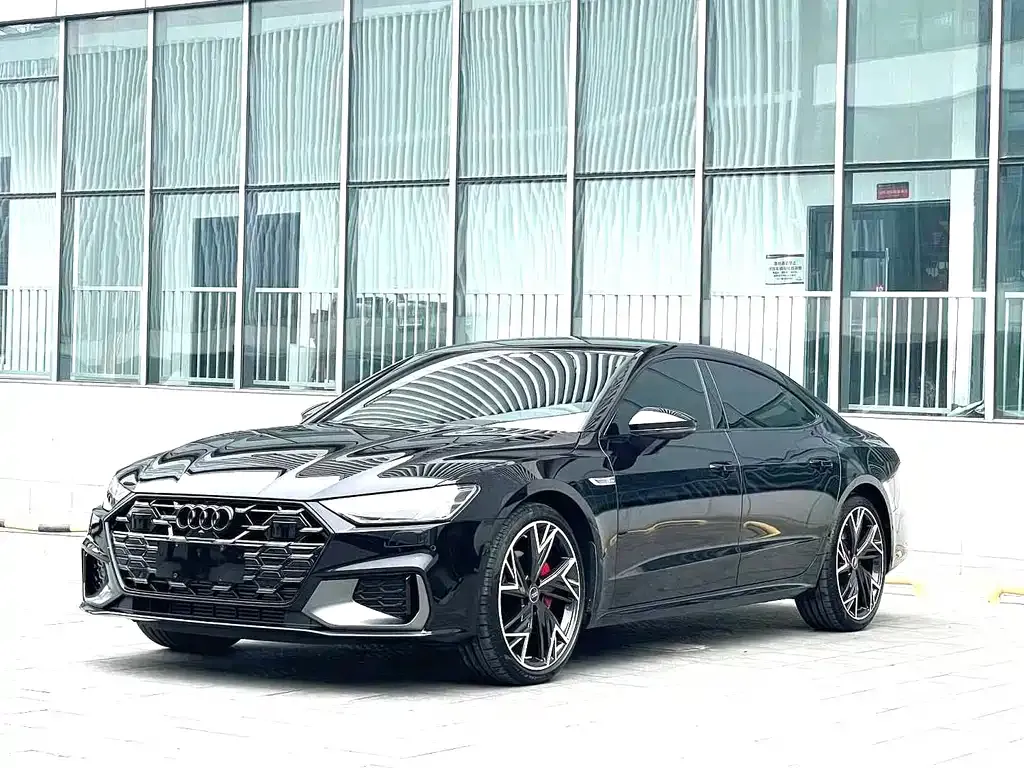 Audi A7L — фото 1