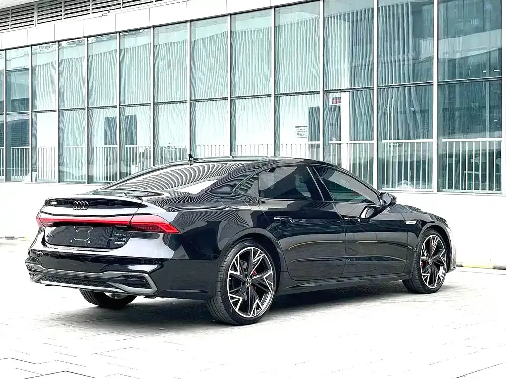 Audi A7L — фото 8