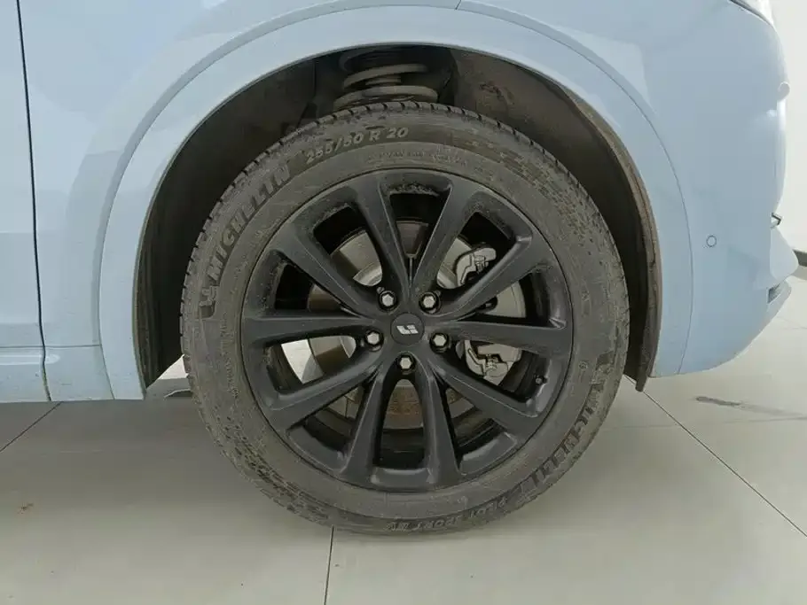 Li Auto ONE — фото 7