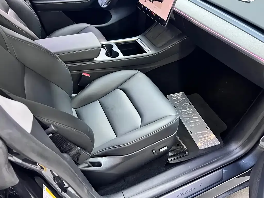 Tesla Model Y — фото 5
