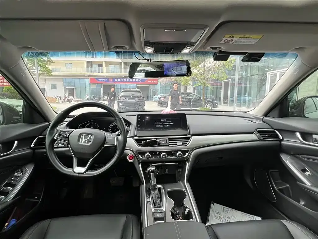 Honda Accord — фото 4