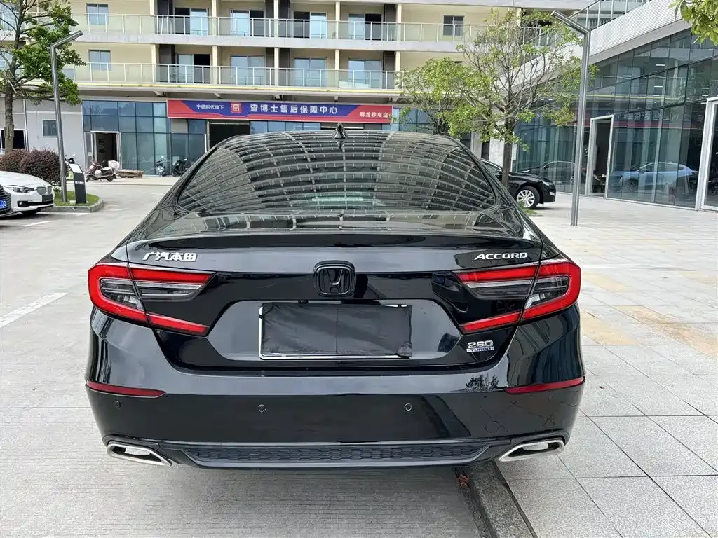 Honda Accord — фото 9