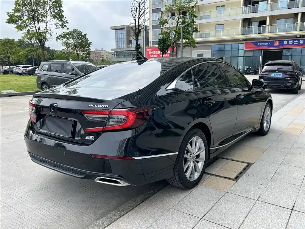 Honda Accord — фото 6
