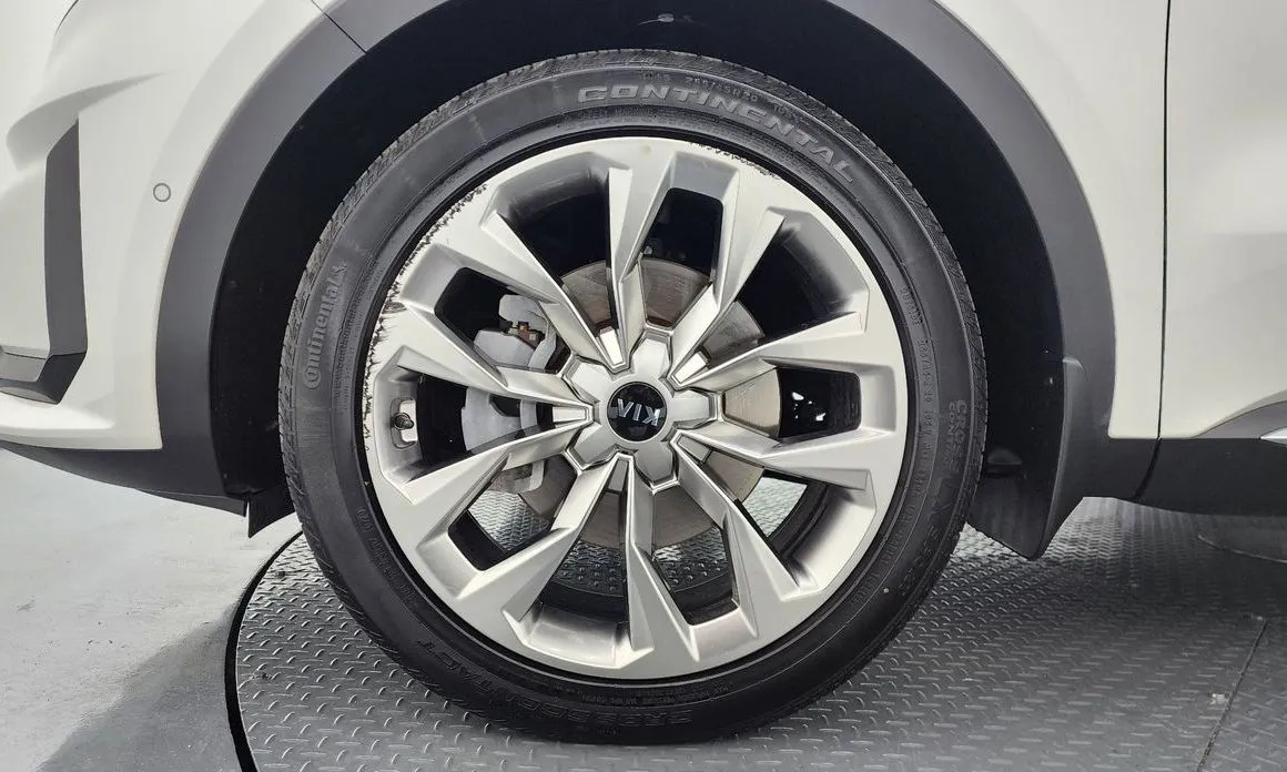 Kia Sorento — фото 9