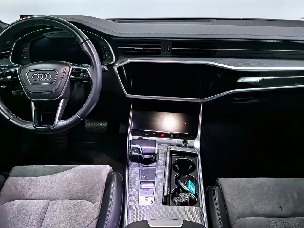 Audi A6L — фото 5
