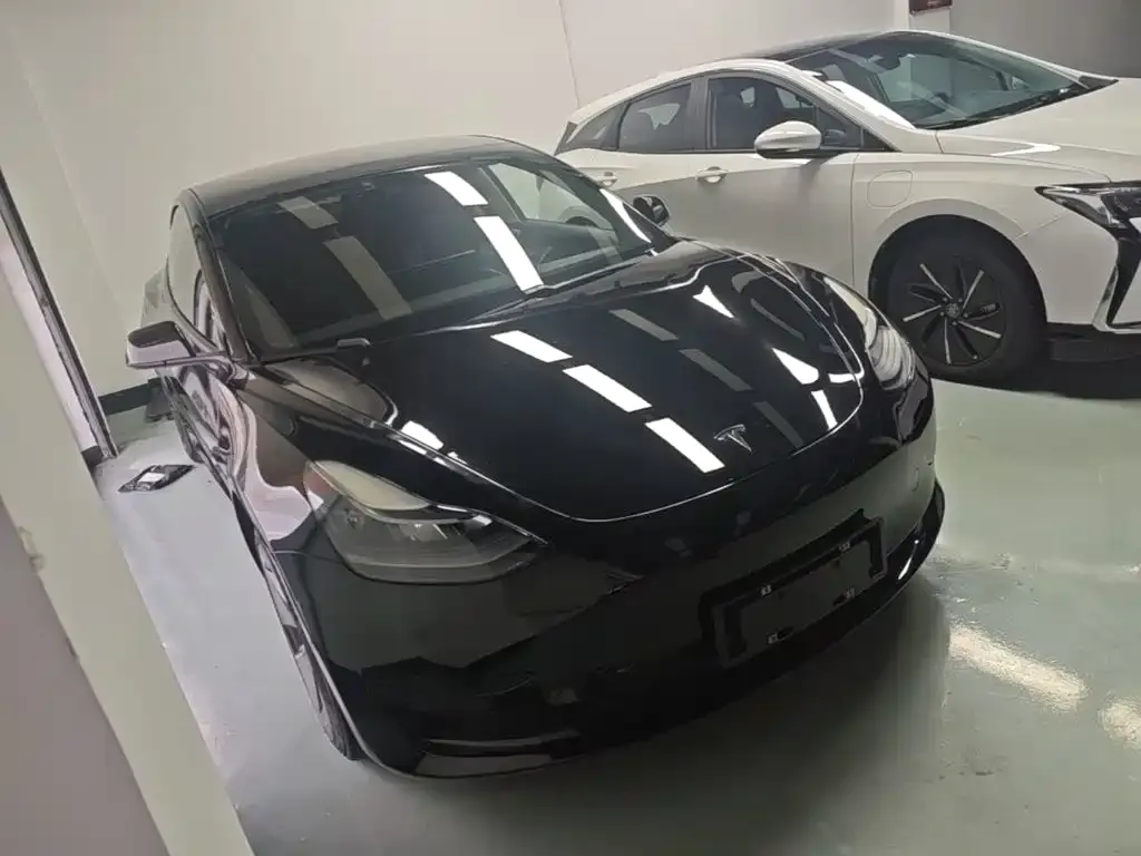 Tesla Model 3 — фото 3