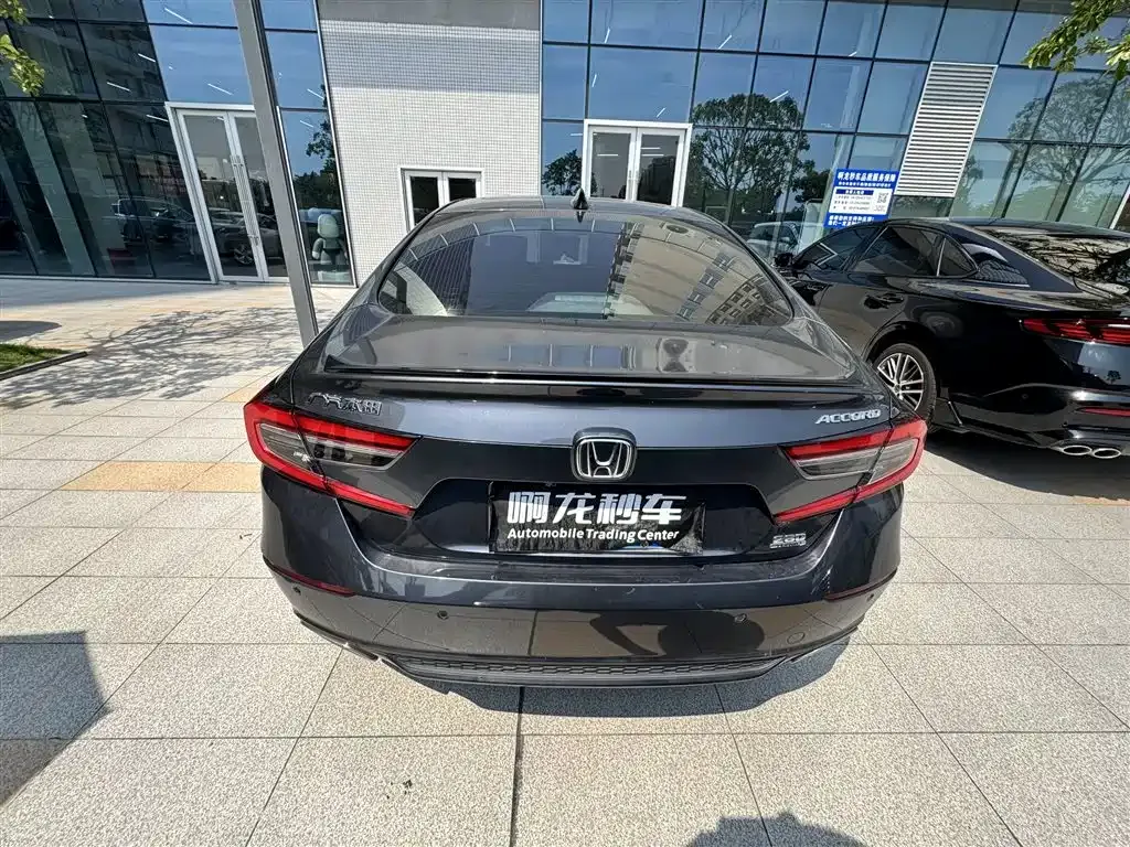 Honda Accord — фото 9