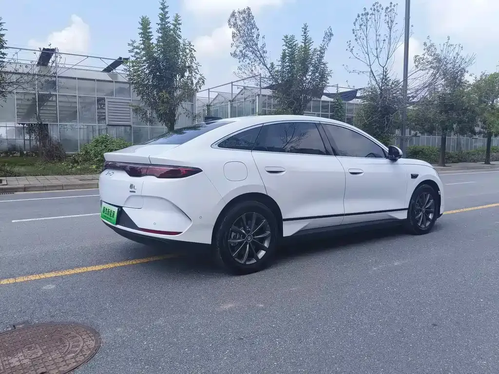 BYD Qin L — фото 10