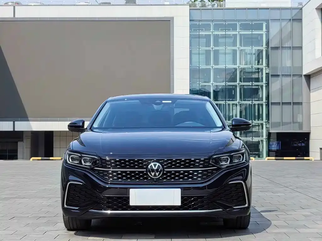 Volkswagen Passat — фото 7