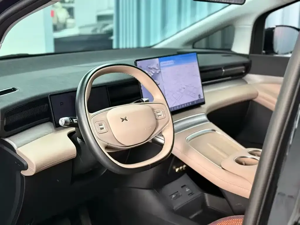XPeng X9 — фото 3
