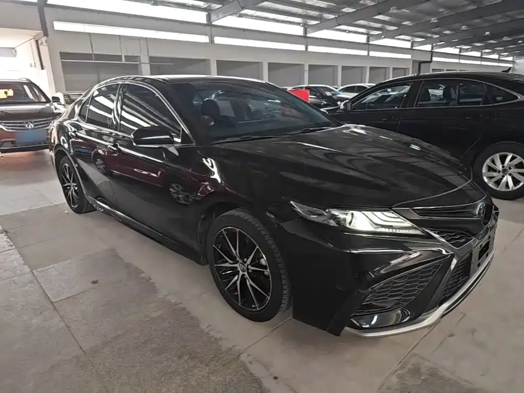 Toyota Camry — фото 7