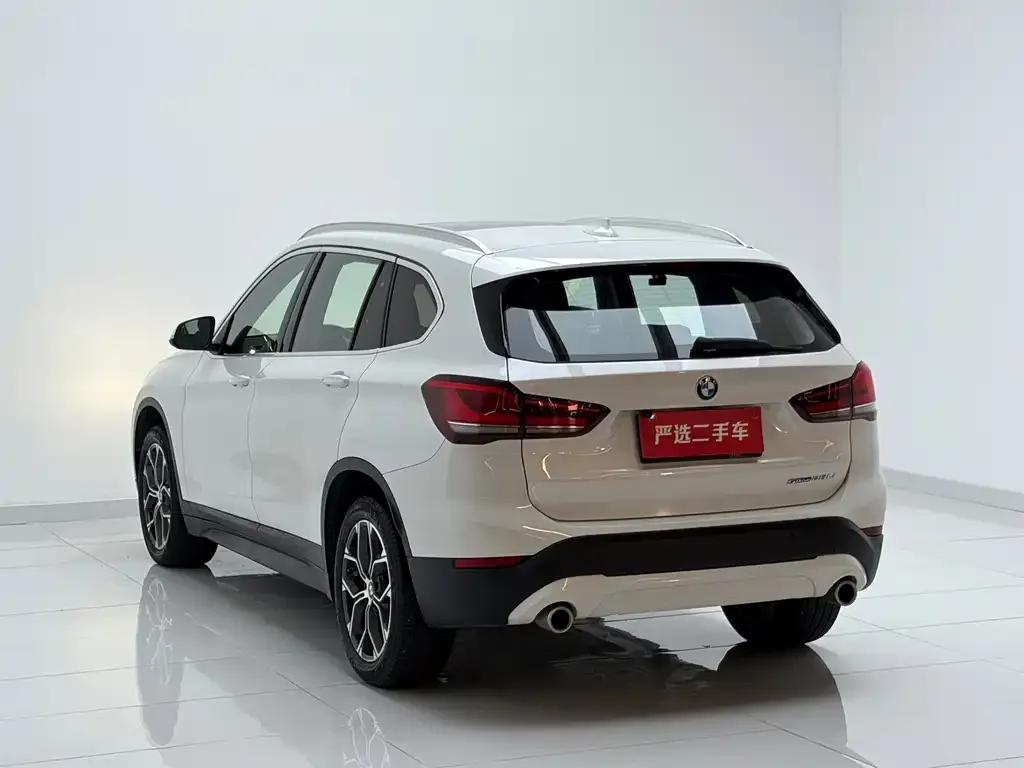 BMW X1 — фото 5