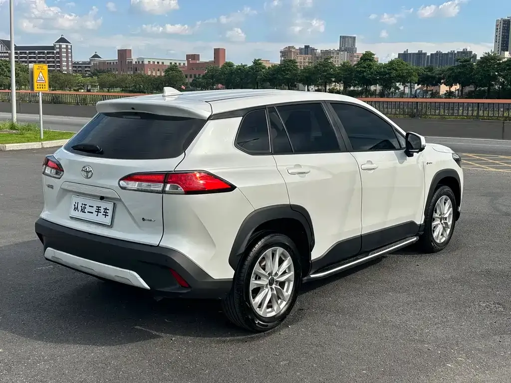 Toyota Corolla Cross — фото 9
