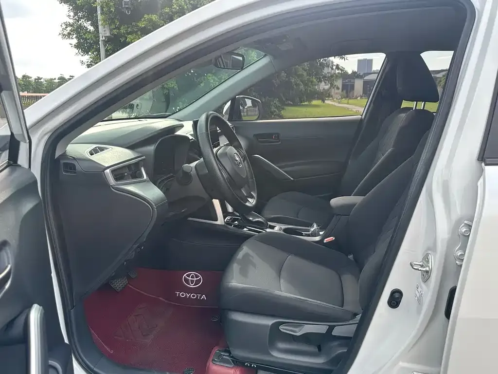 Toyota Corolla Cross — фото 4