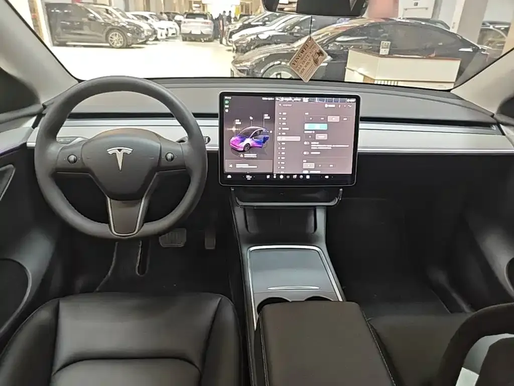 Tesla Model Y — фото 5