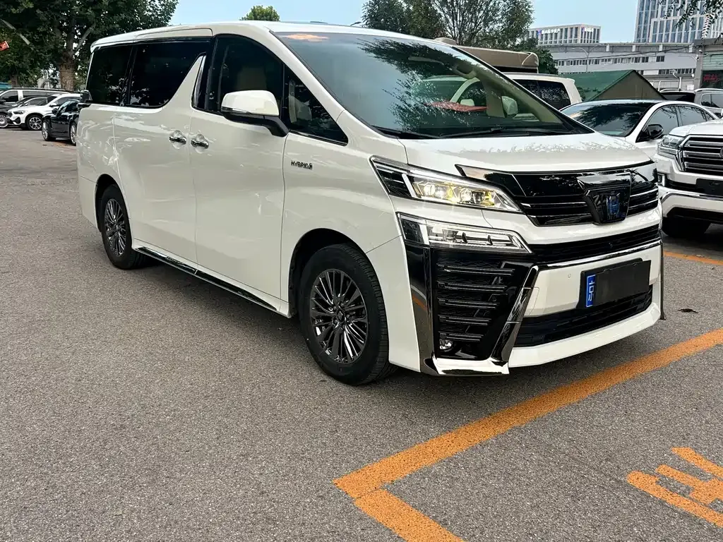 Toyota Vellfire — фото 10