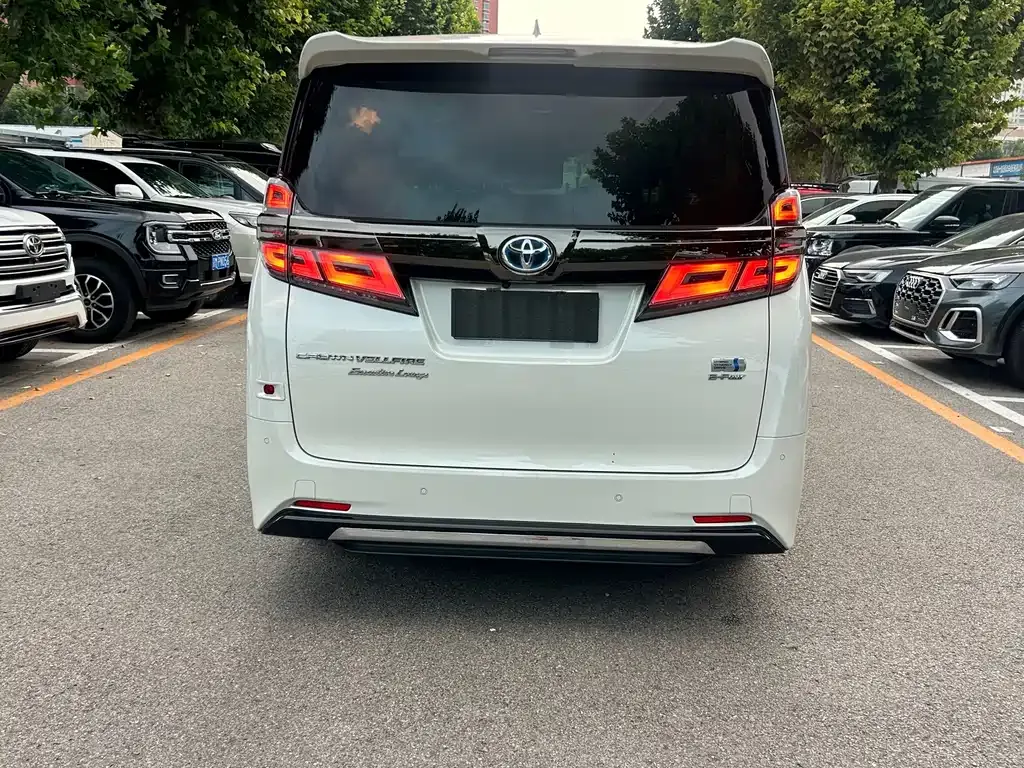 Toyota Vellfire — фото 6