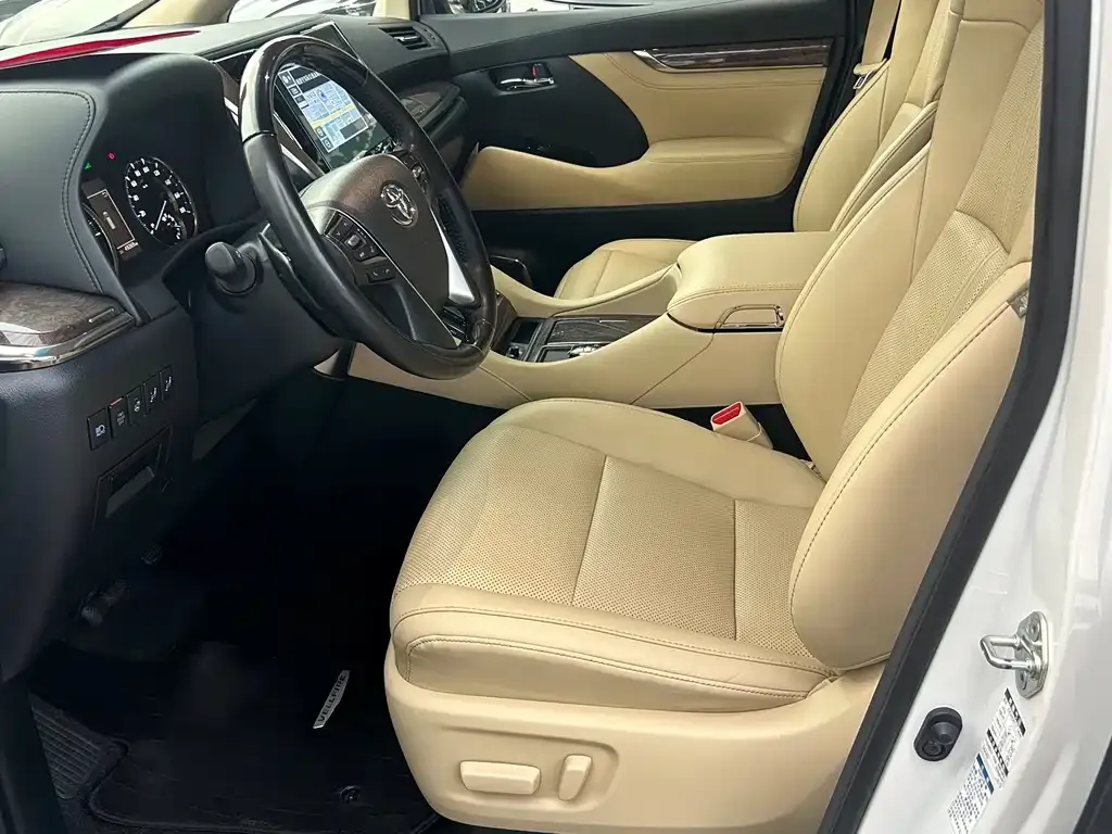 Toyota Vellfire — фото 2