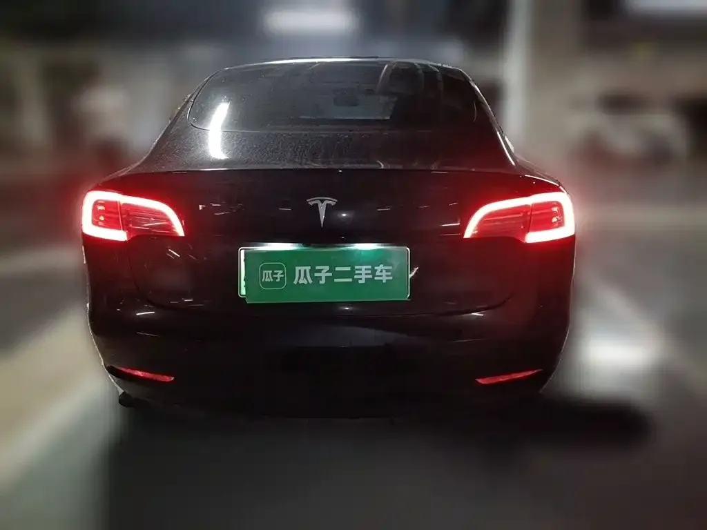 Tesla Model 3 — фото 9