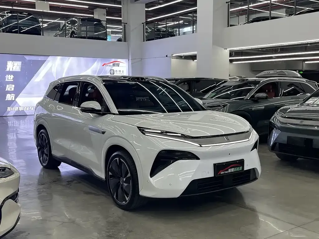 BYD Tang L — фото 3