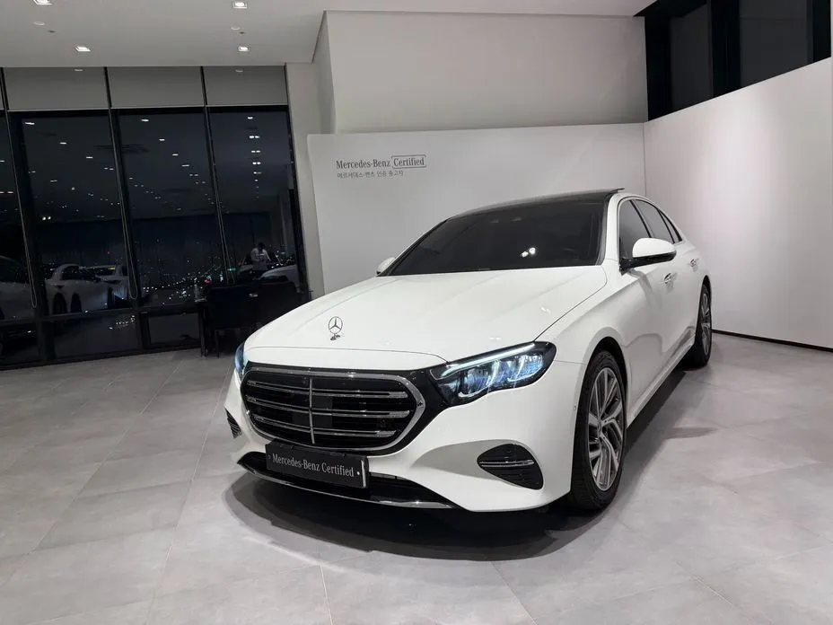 Mercedes-Benz E-Class — фото 1