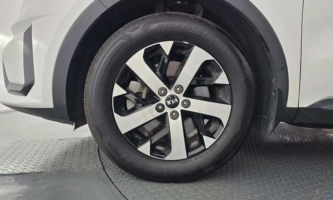 Kia Sorento — фото 9