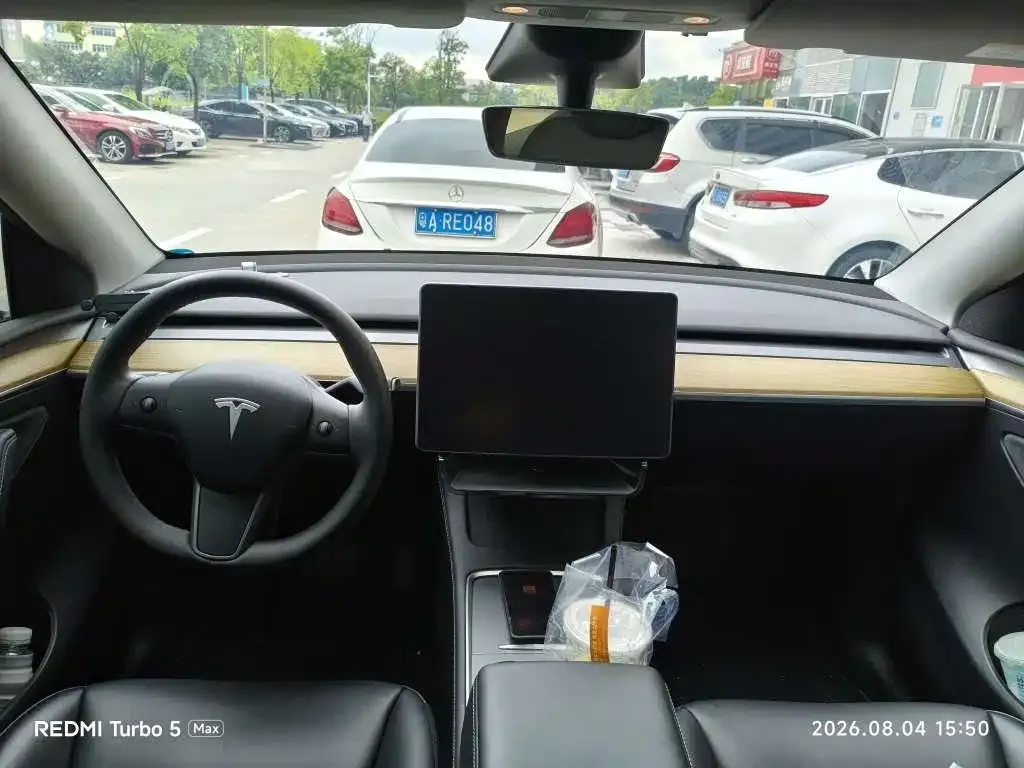 Tesla Model Y — фото 3