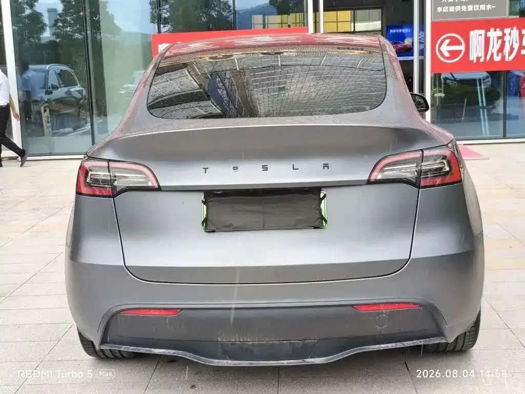 Tesla Model Y — фото 9
