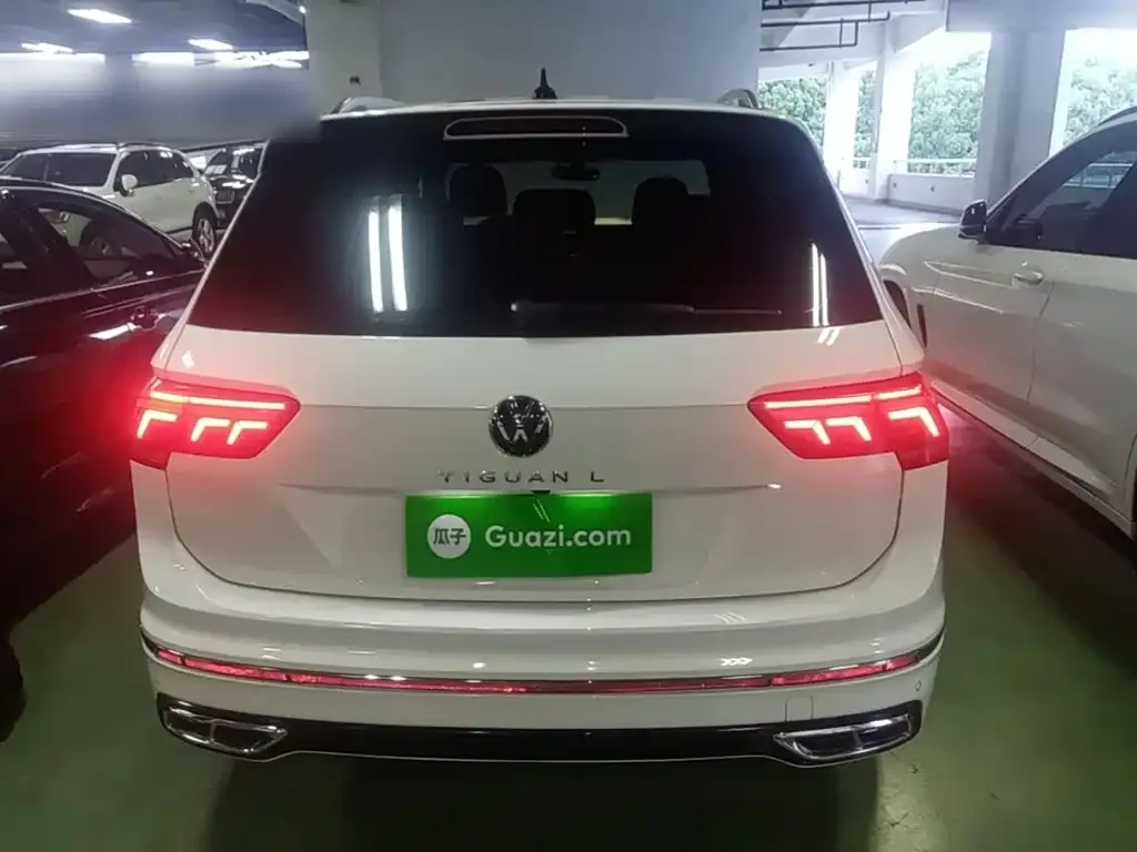 Volkswagen Tiguan L — фото 10
