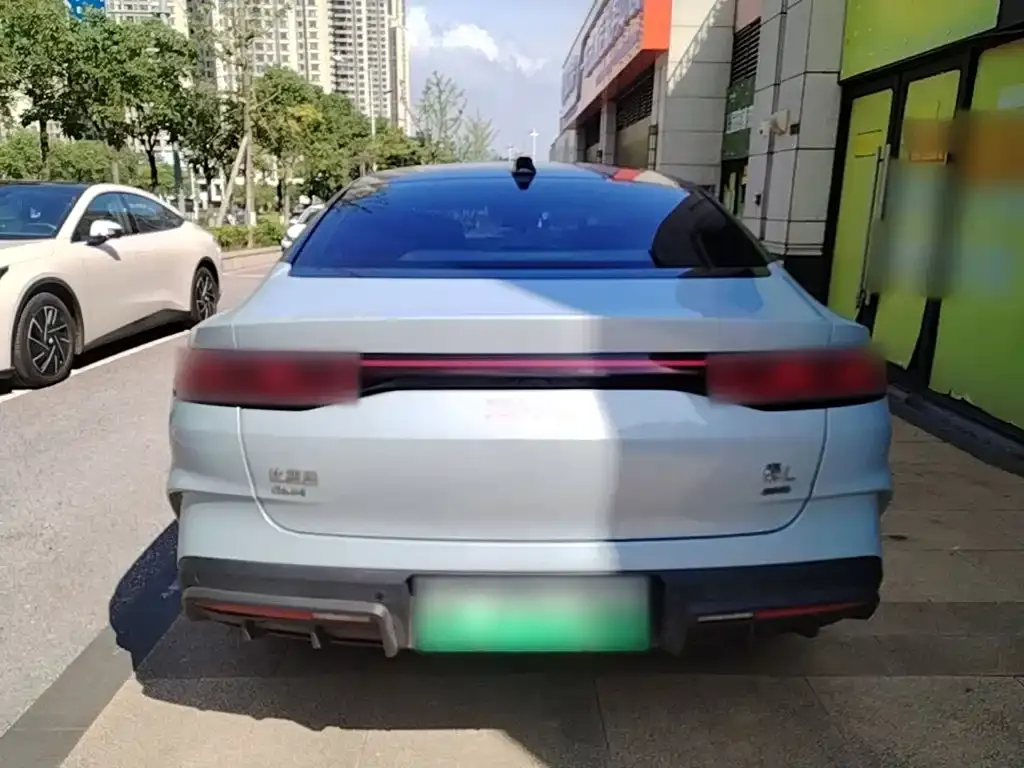 BYD Qin L — фото 4