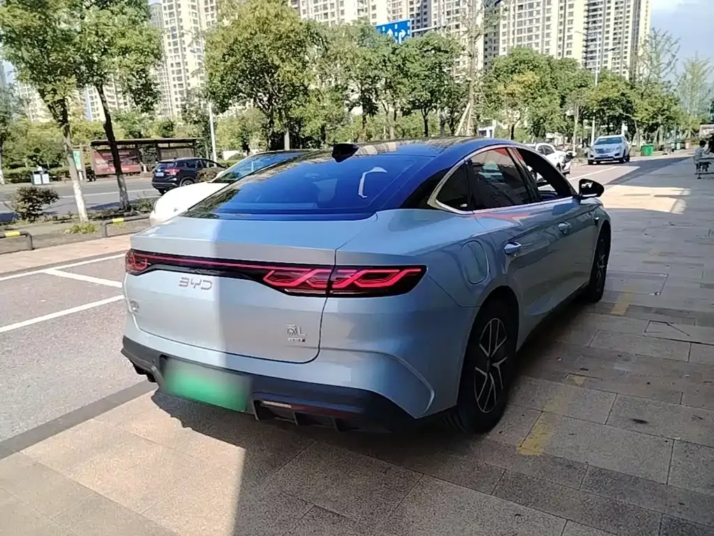 BYD Qin L — фото 10