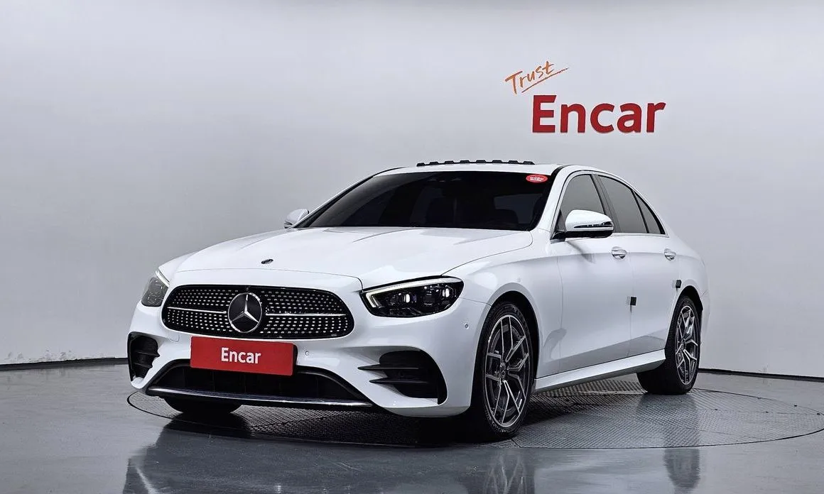 Mercedes-Benz E-Class — фото 1