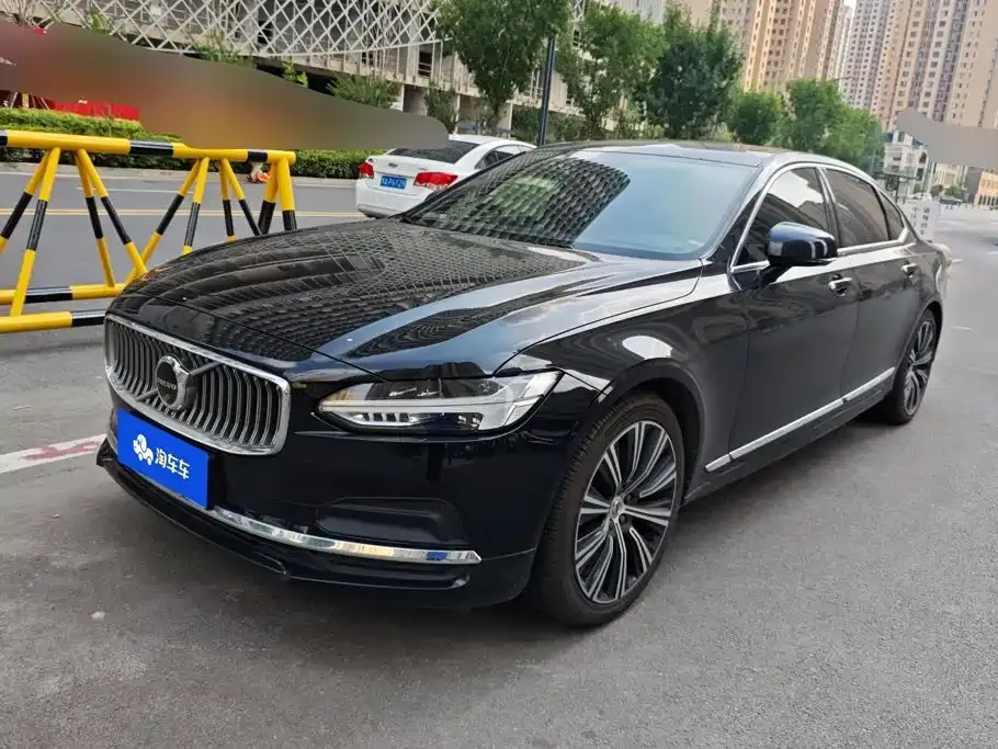 Volvo S90 — фото 1