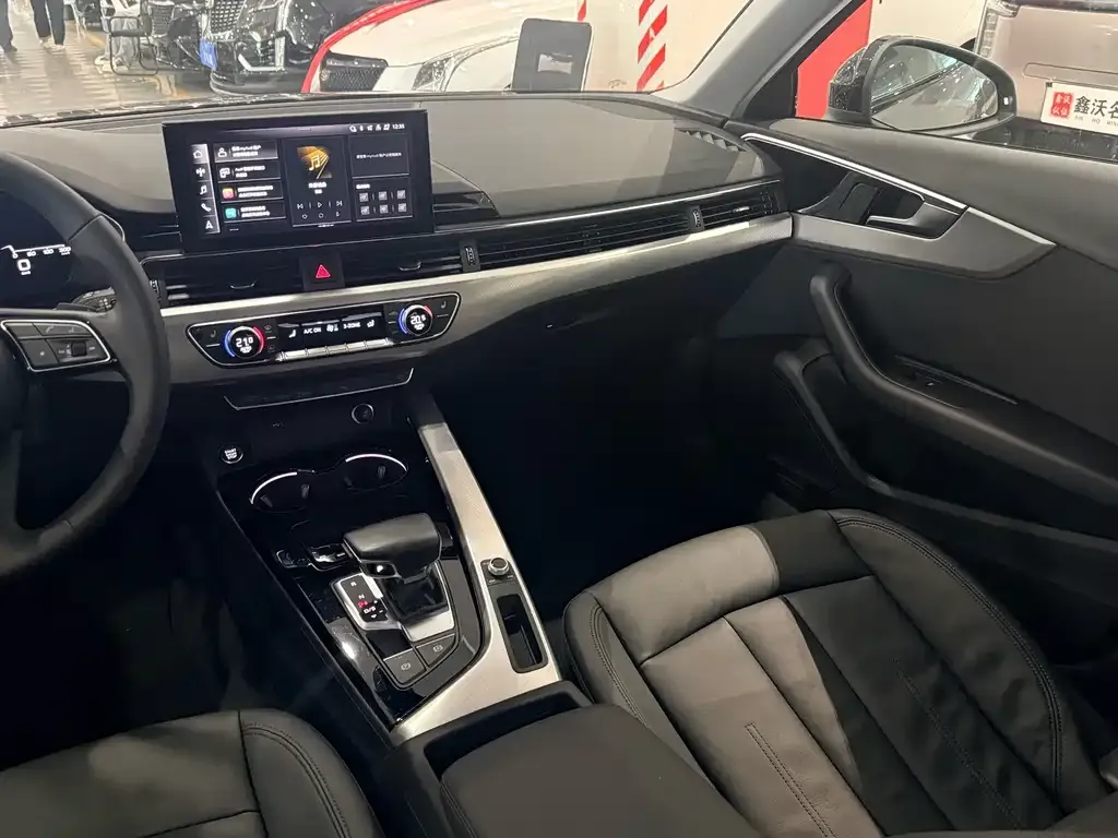 Audi A4 (Import) — фото 3