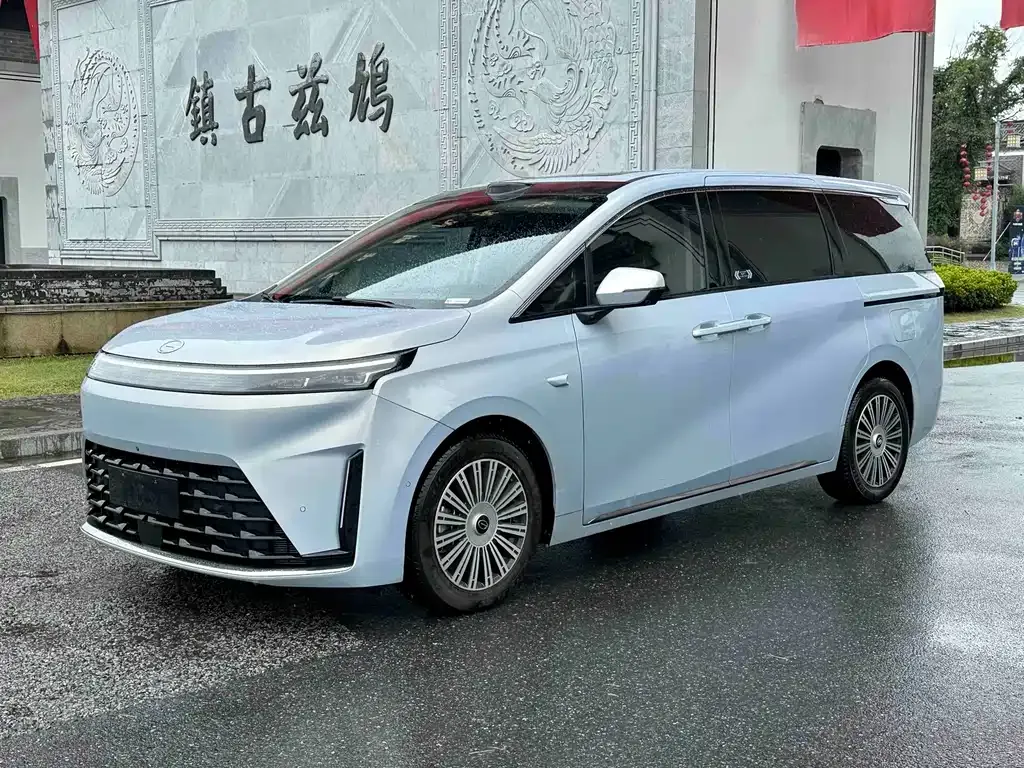 GAC Motor 传祺E8 PHEV — фото 1