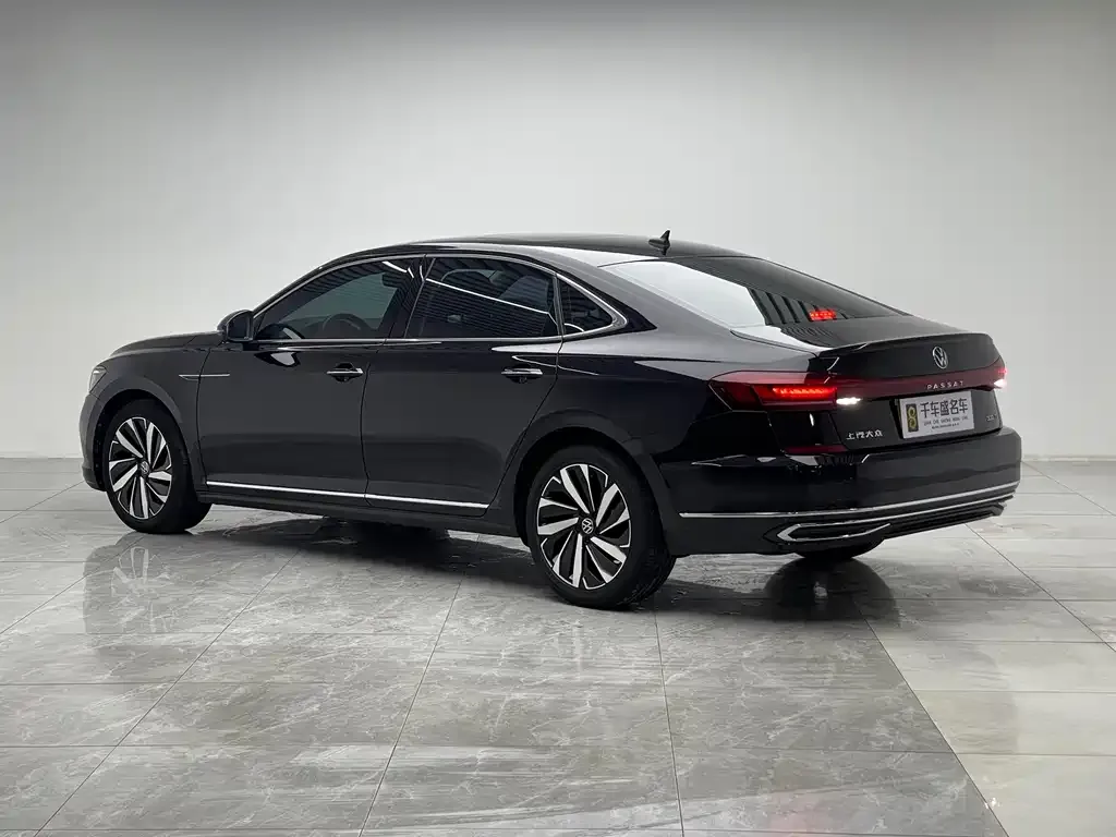Volkswagen Passat — фото 10