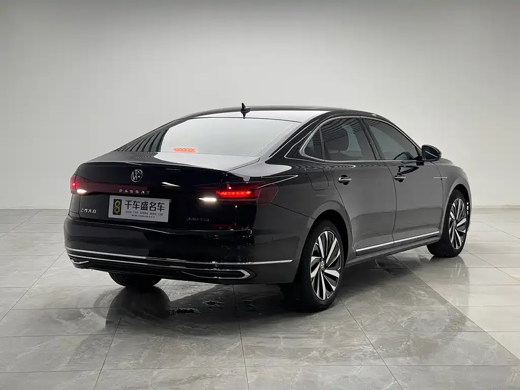 Volkswagen Passat — фото 9