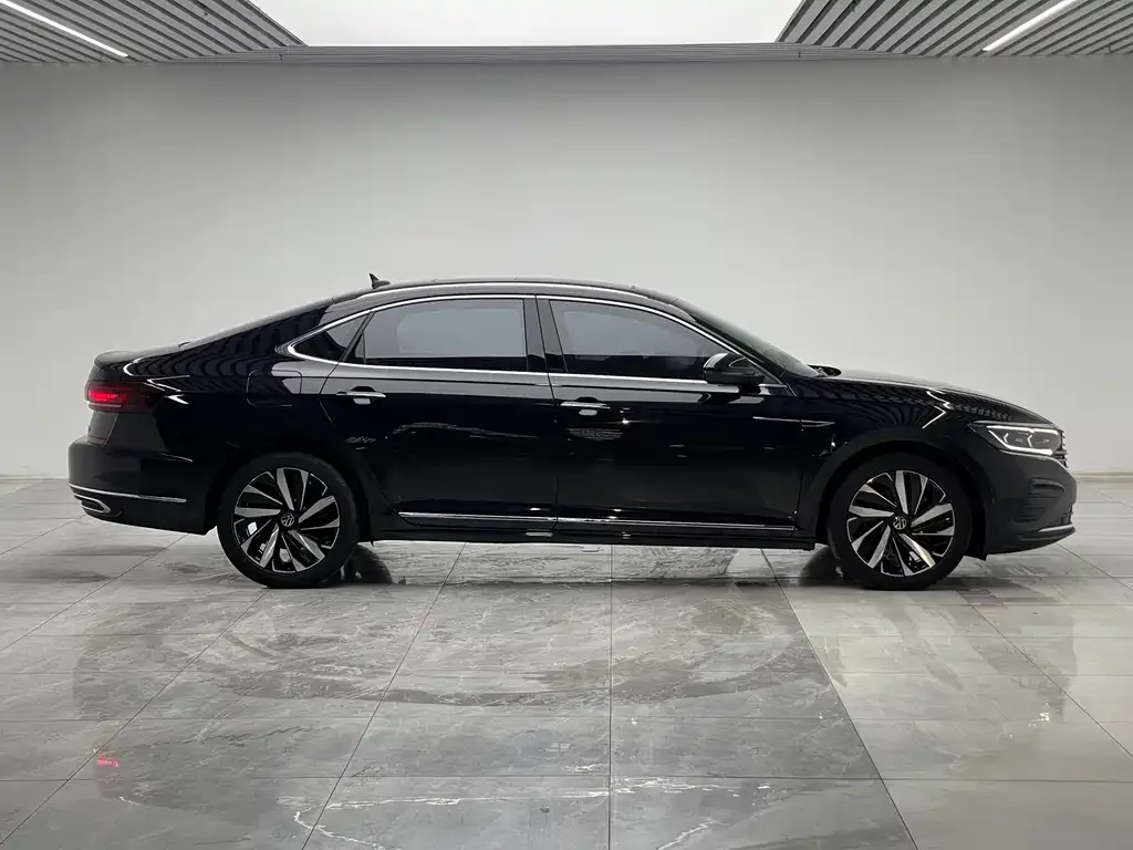 Volkswagen Passat — фото 6